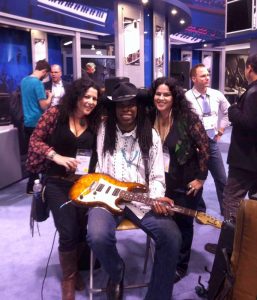 NAMM 01.2014 - Larry with Kelly and Heather from Fantasia SF